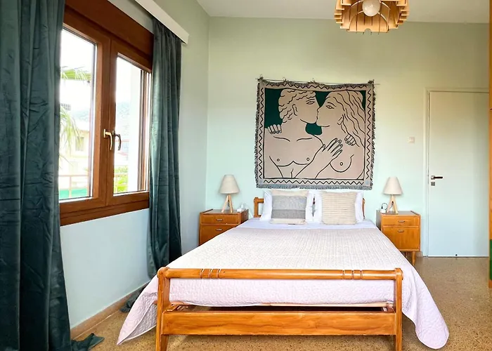 4Br Newly Renovated Retreat Tranquil Coastal Haven