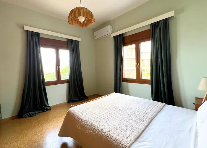 4Br Newly Renovated Retreat Tranquil Coastal Haven